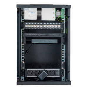 Baies de brassage et panneaux de connexion